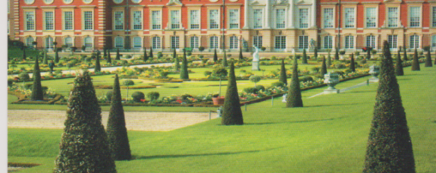 un jardin merveilleux autour d’un palais baroque